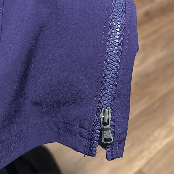 Under Armour athletic pants loose - Picture 3 of 5
